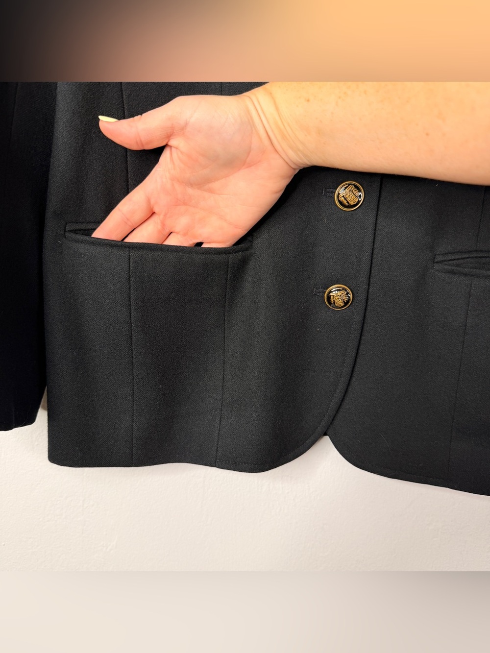 Vintage Pendleton 100% Virgin Wool Black Blazer Gold Buttons Lined USA Size 6 - Picture 3 of 14